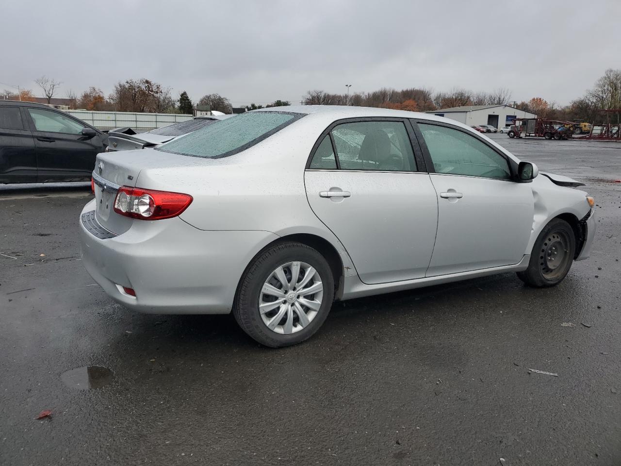 VIN 2T1BU4EE7DC001912 2013 TOYOTA COROLLA no.3