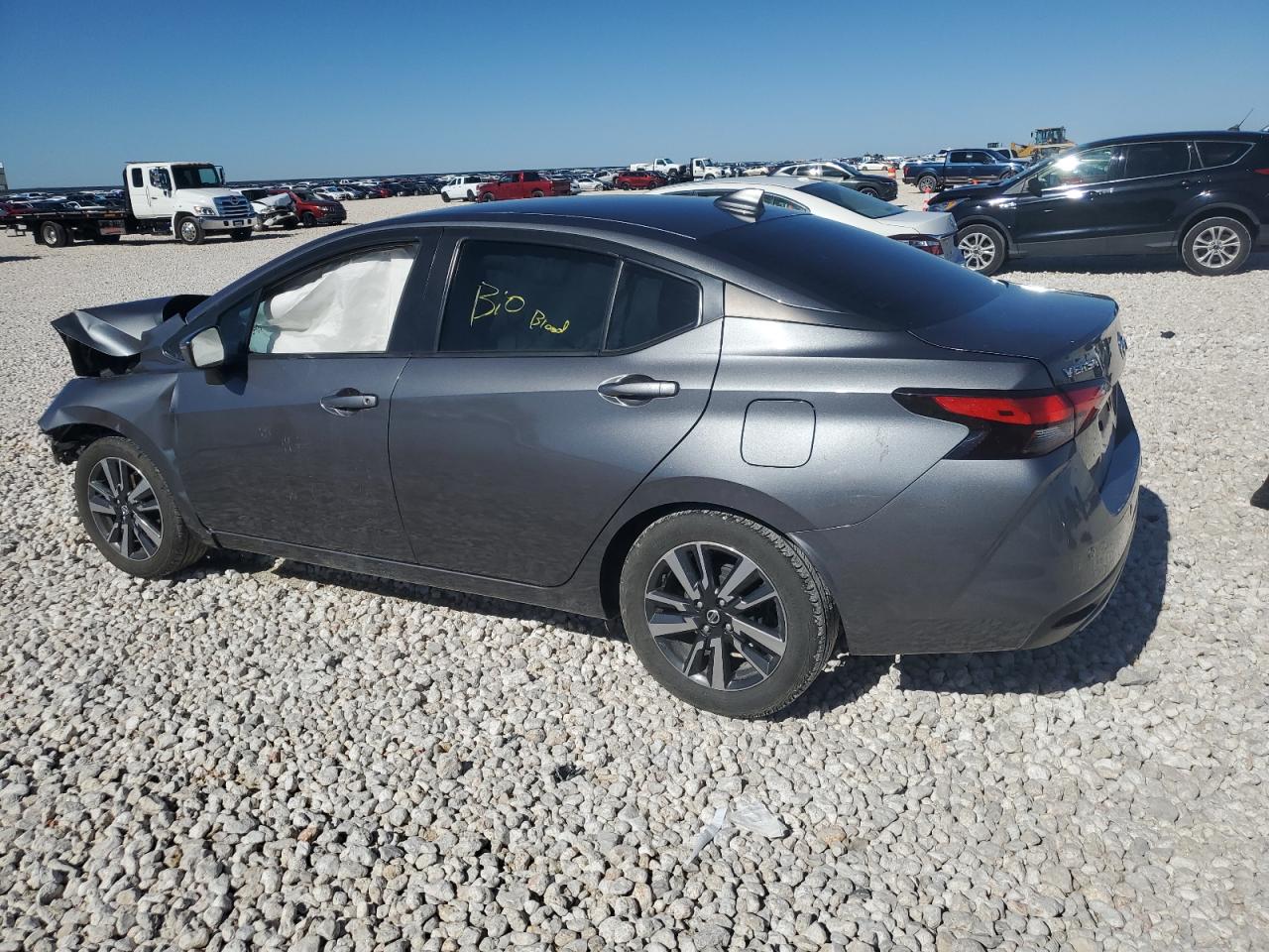 2021 Nissan Versa - Image 2