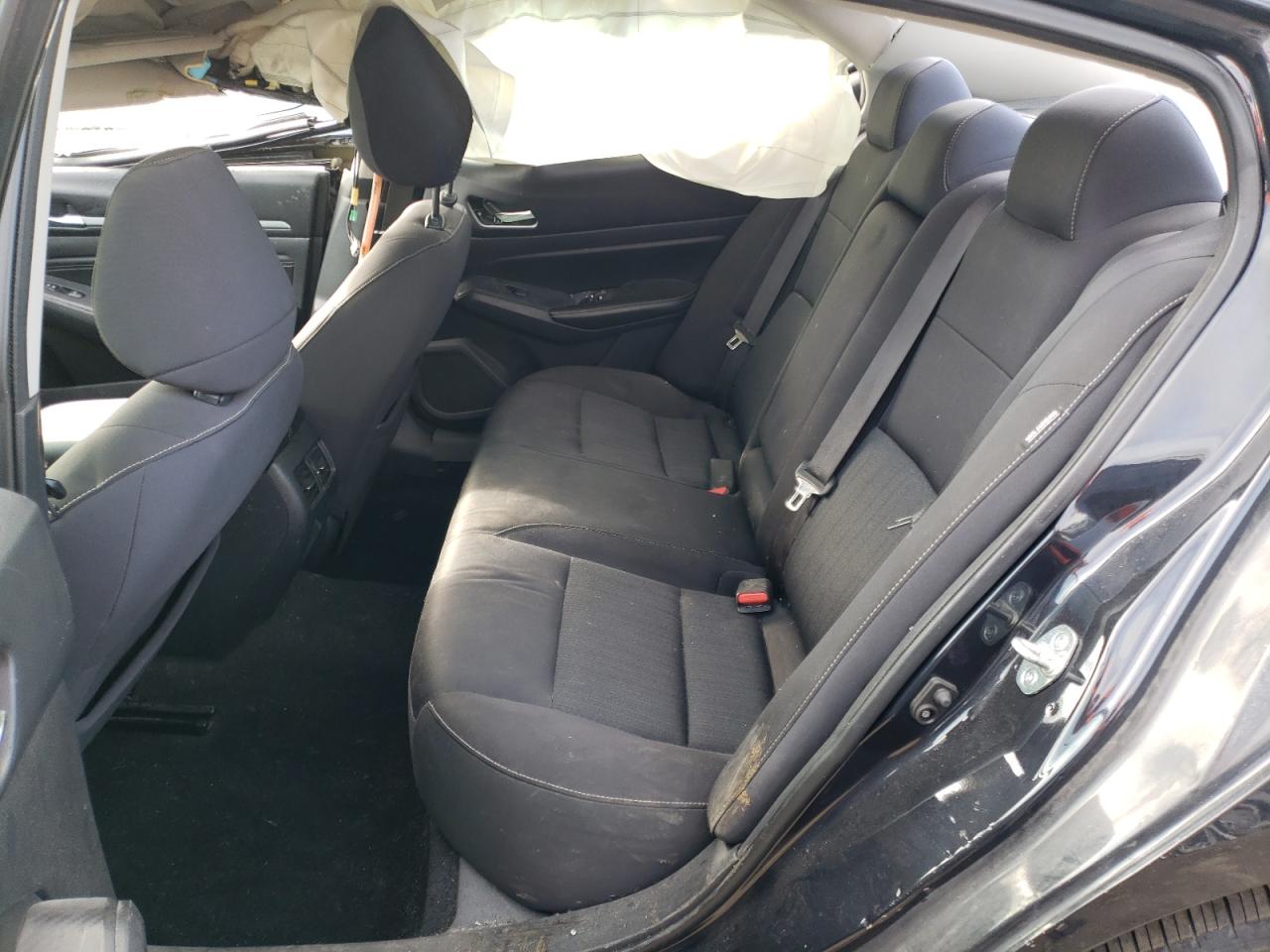 2019 Nissan Altima - Image 10