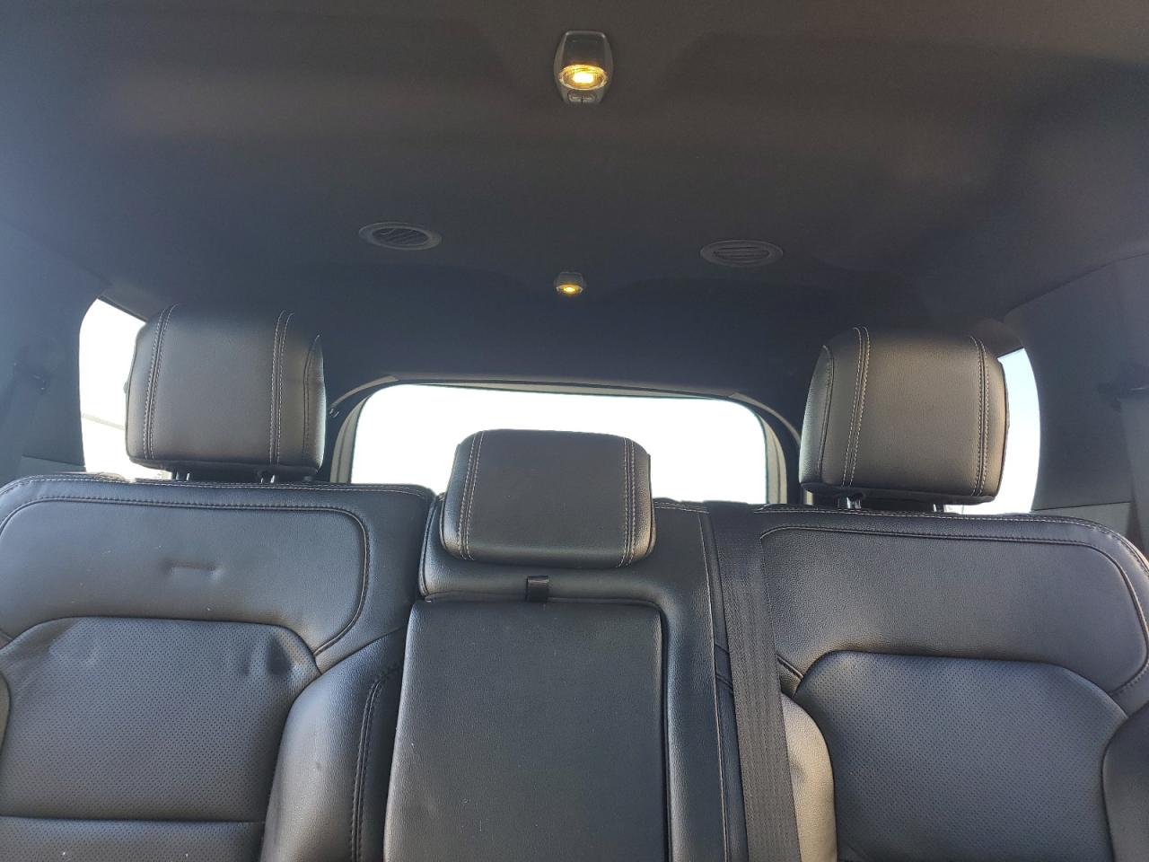 2017 Ford Explorer - Image 10