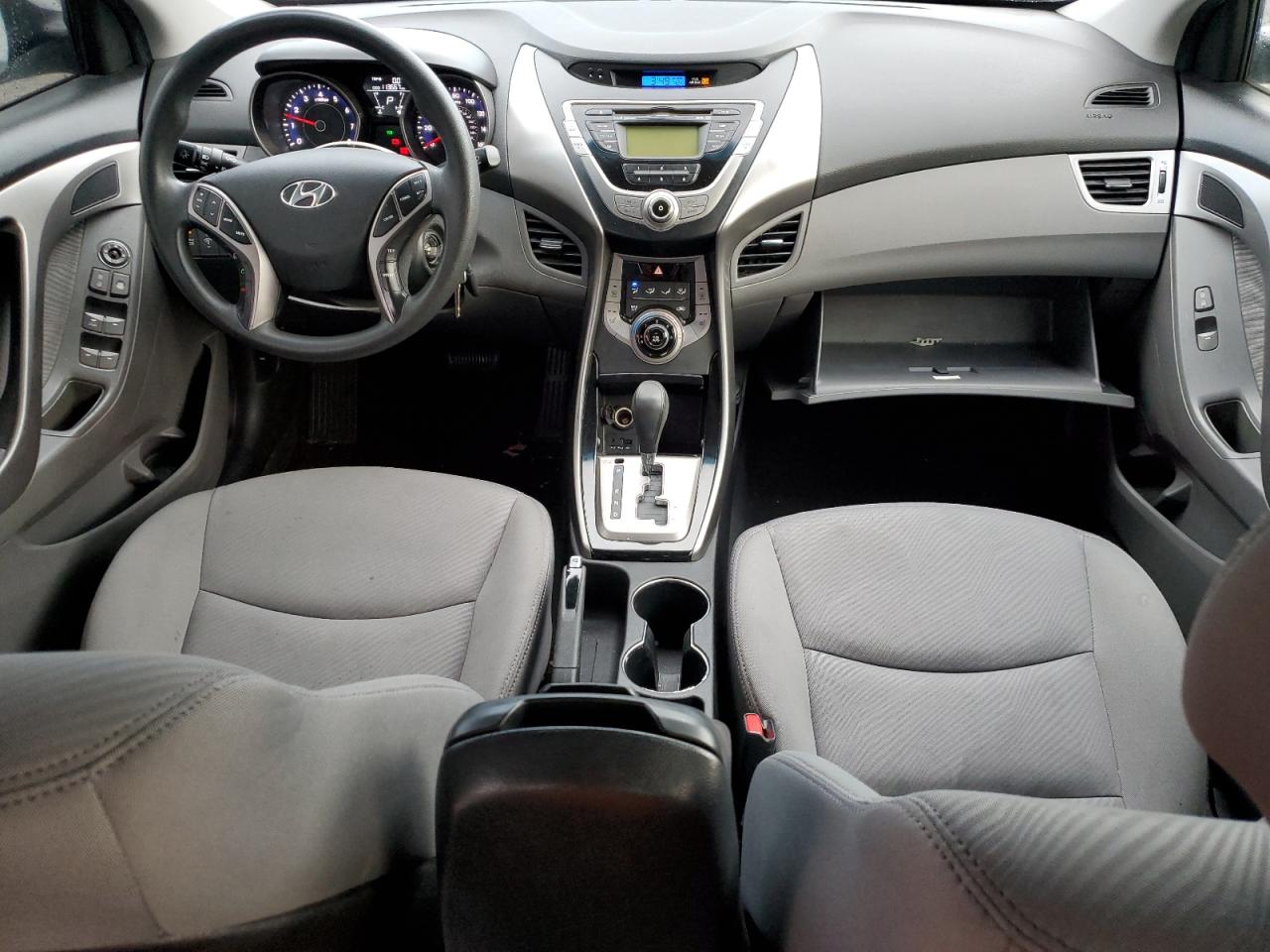 2013 Hyundai Elantra - Image 8