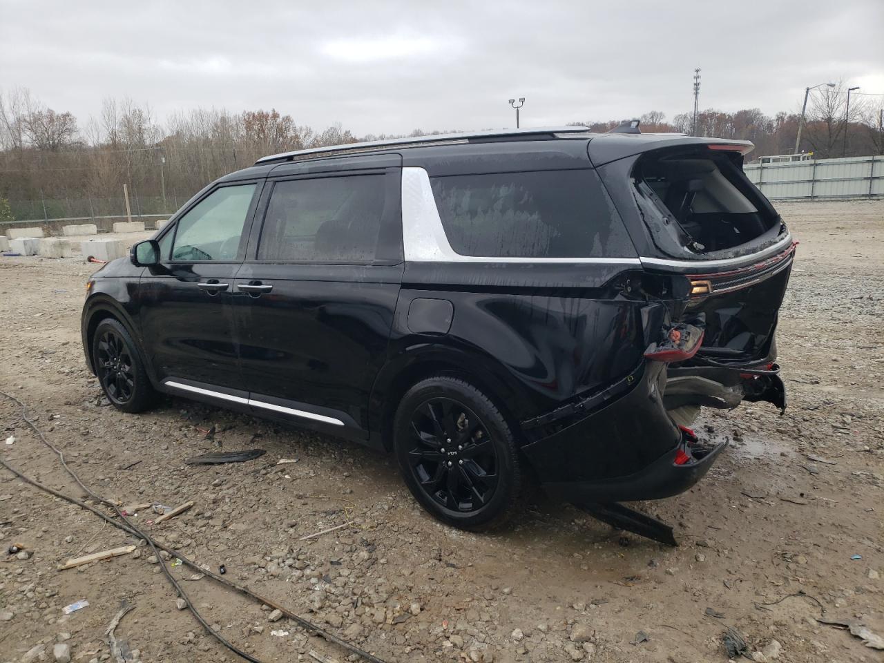 2022 Kia Carnival - Image 2