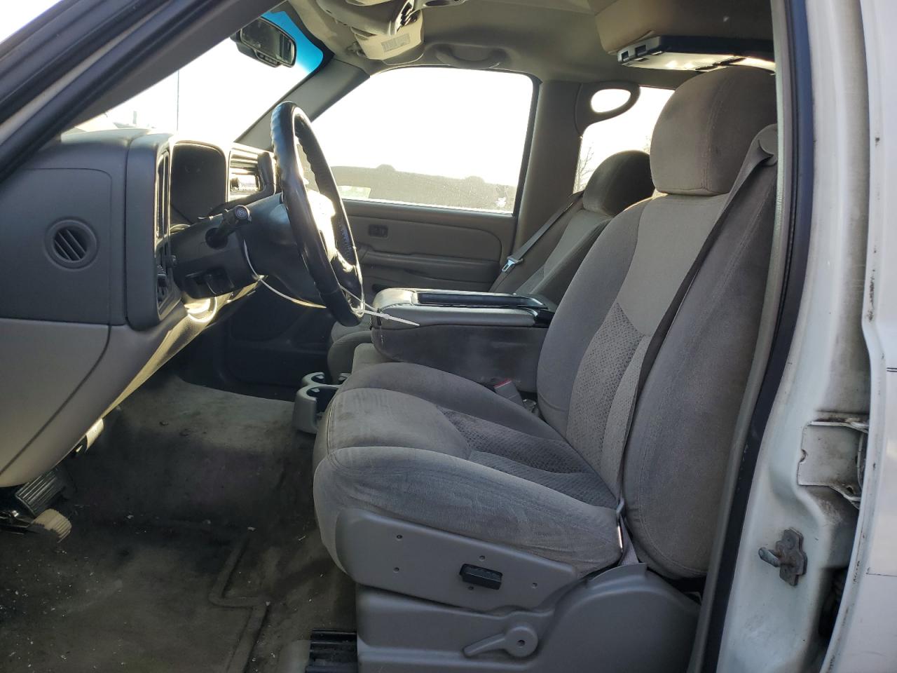 2005 Chevrolet Tahoe - Image 7