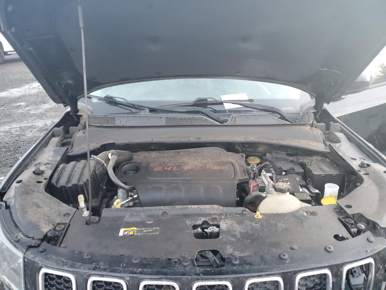 2018 Jeep Compass - Image 12