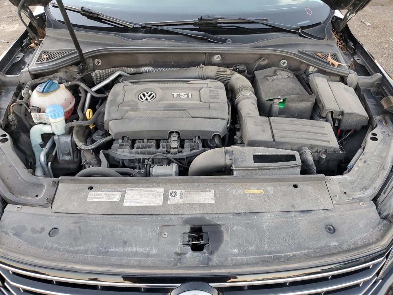 2017 Volkswagen Passat - Image 11