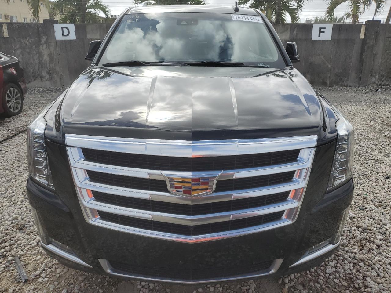 2018 Cadillac Escalade - Image 5