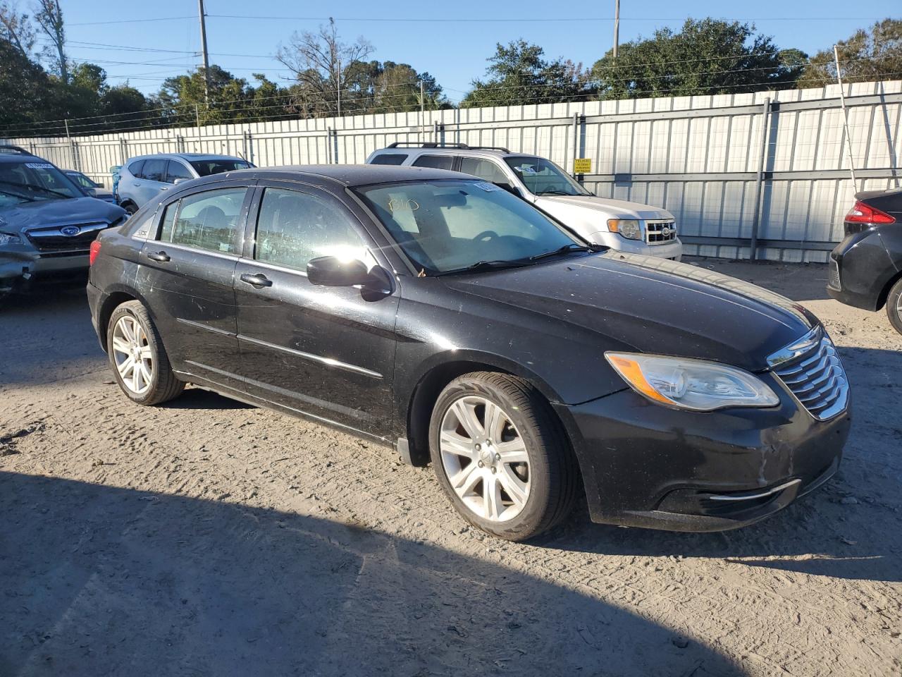 2013 Chrysler 200 - Image 4
