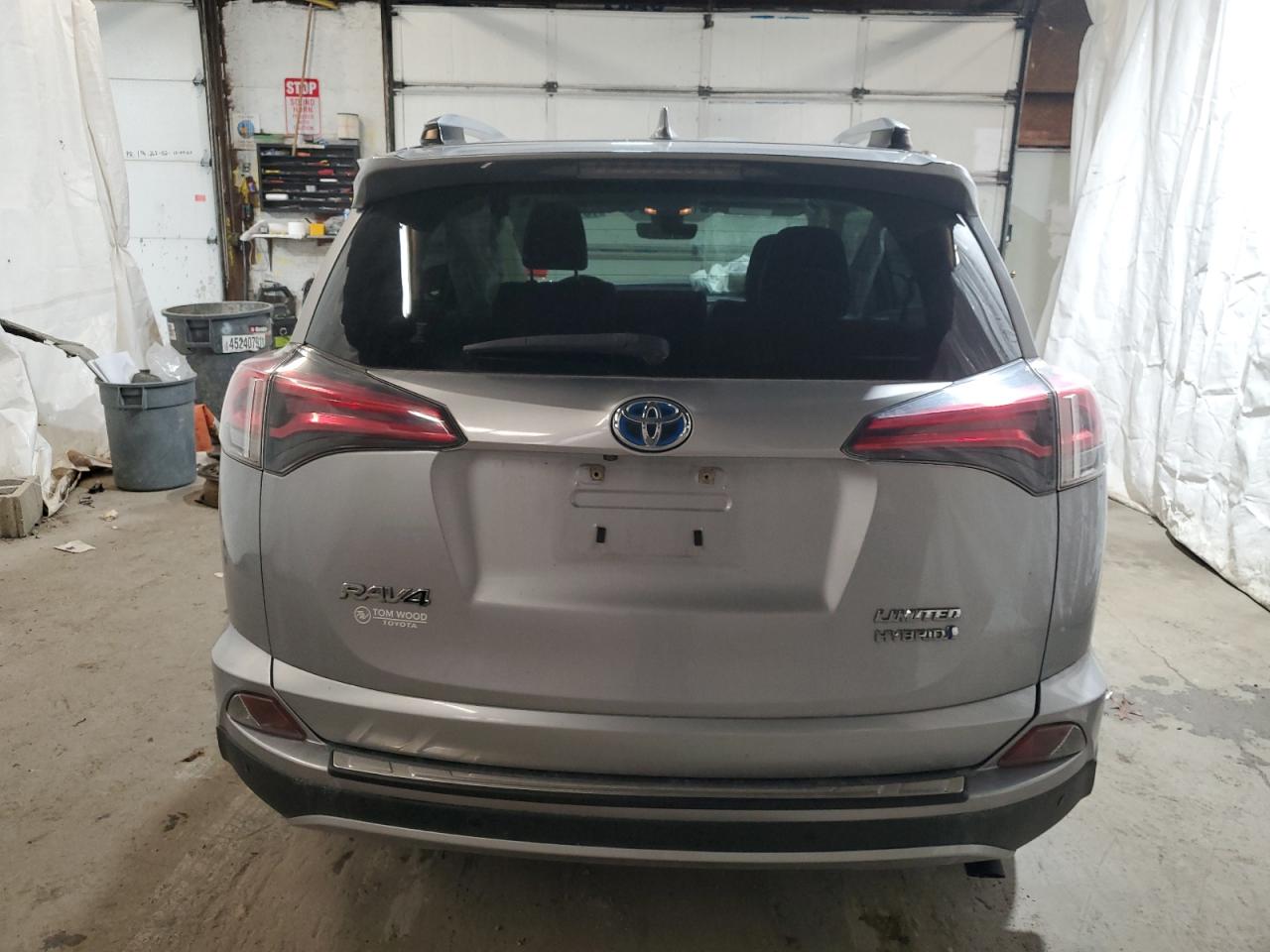 2017 Toyota RAV 4 - Image 6