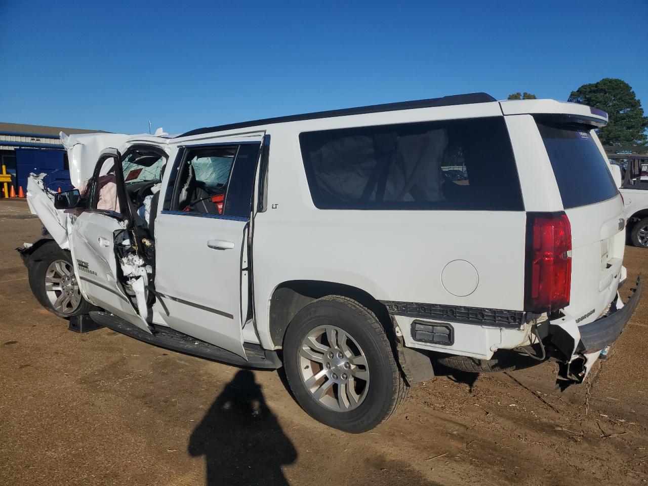 2018 Chevrolet Suburban - Image 2