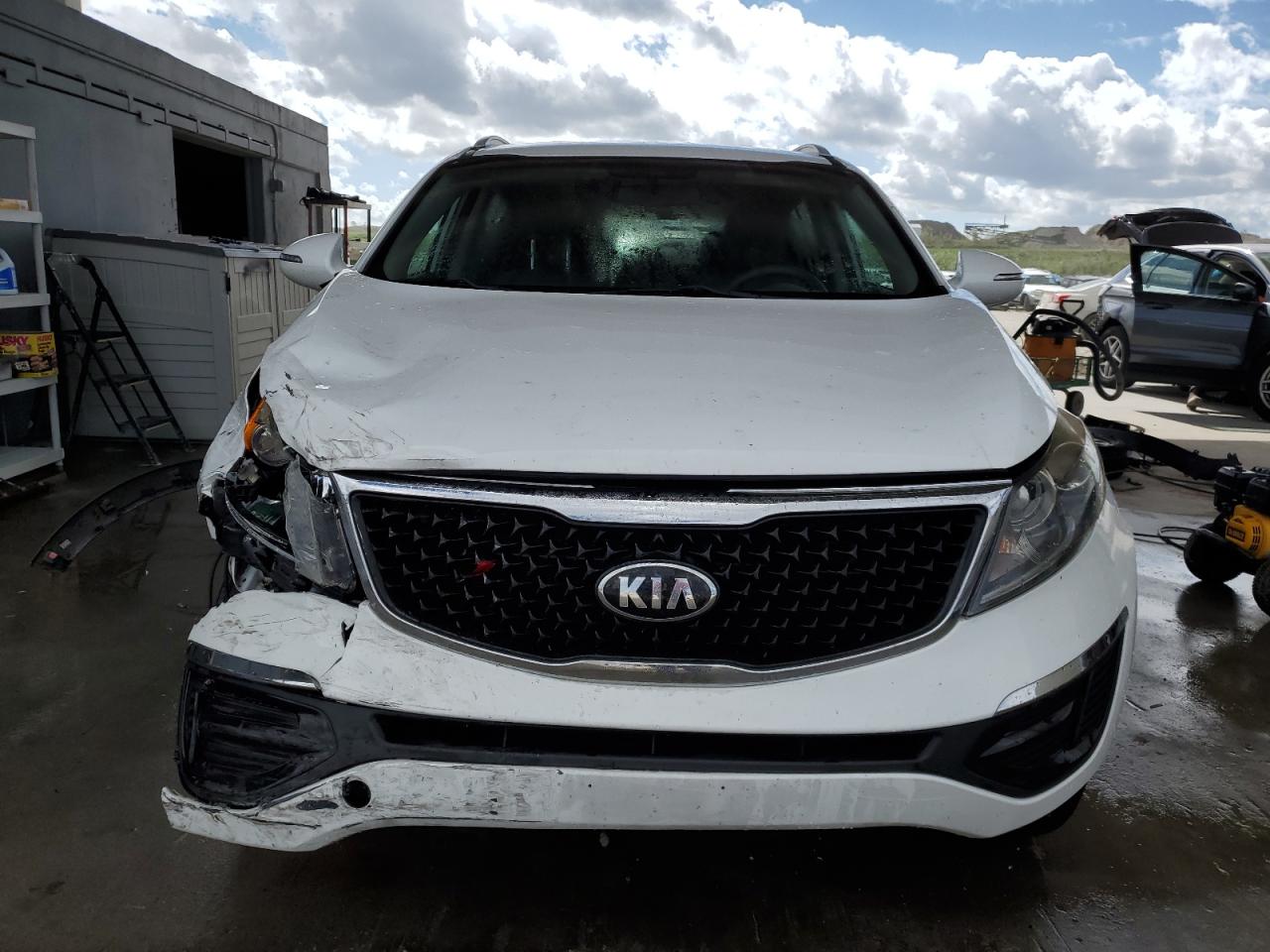 VIN KNDPB3AC8E7617681 2014 KIA SPORTAGE no.5