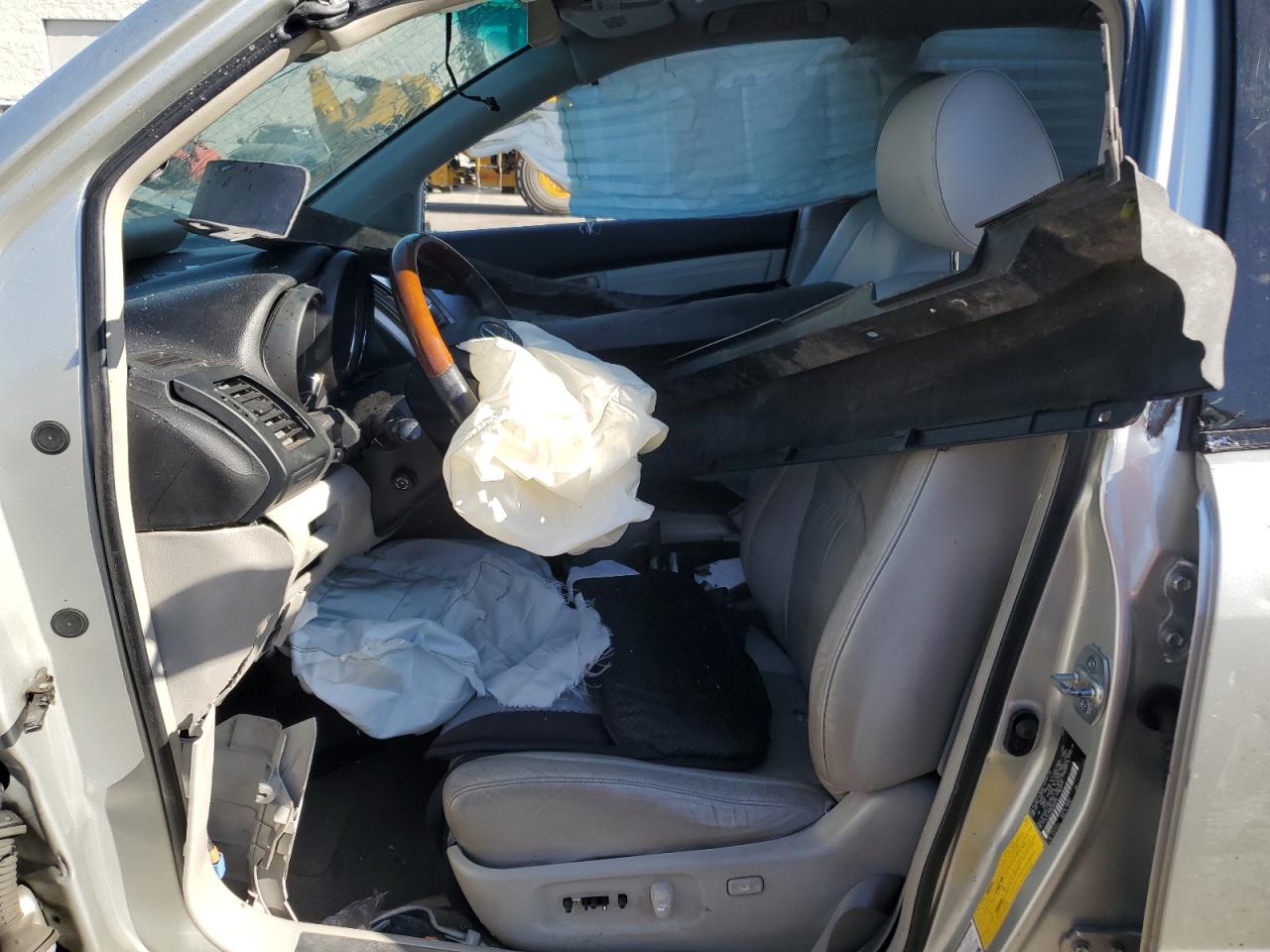2004 Lexus RX - Image 7