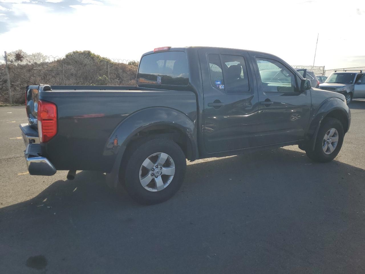 2012 Nissan Navara (Frontier) - Image 3