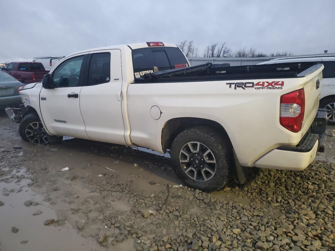 VIN 5TFUY5F10GX499326 2016 TOYOTA TUNDRA no.2