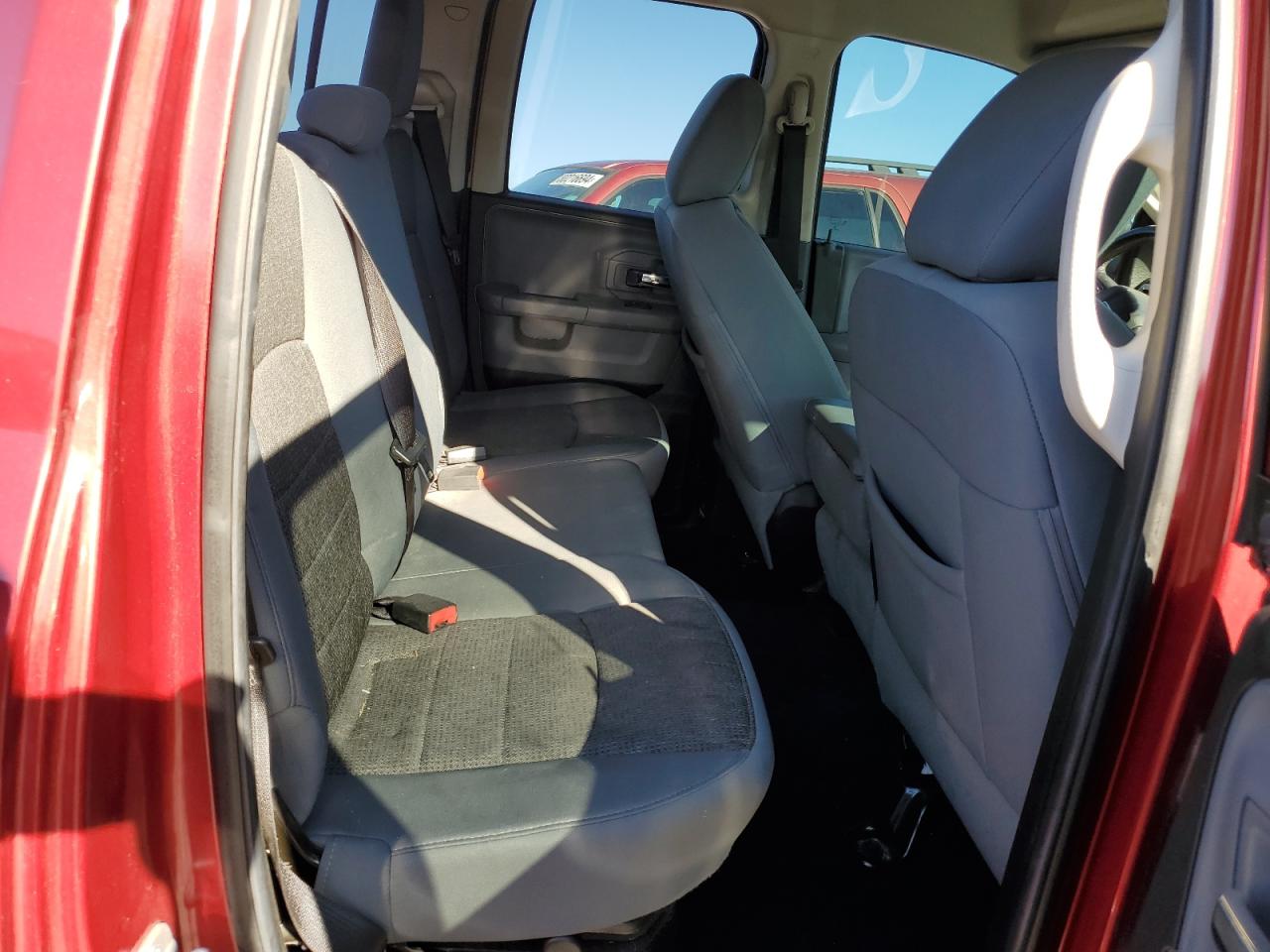 2014 RAM 1500 - Image 10