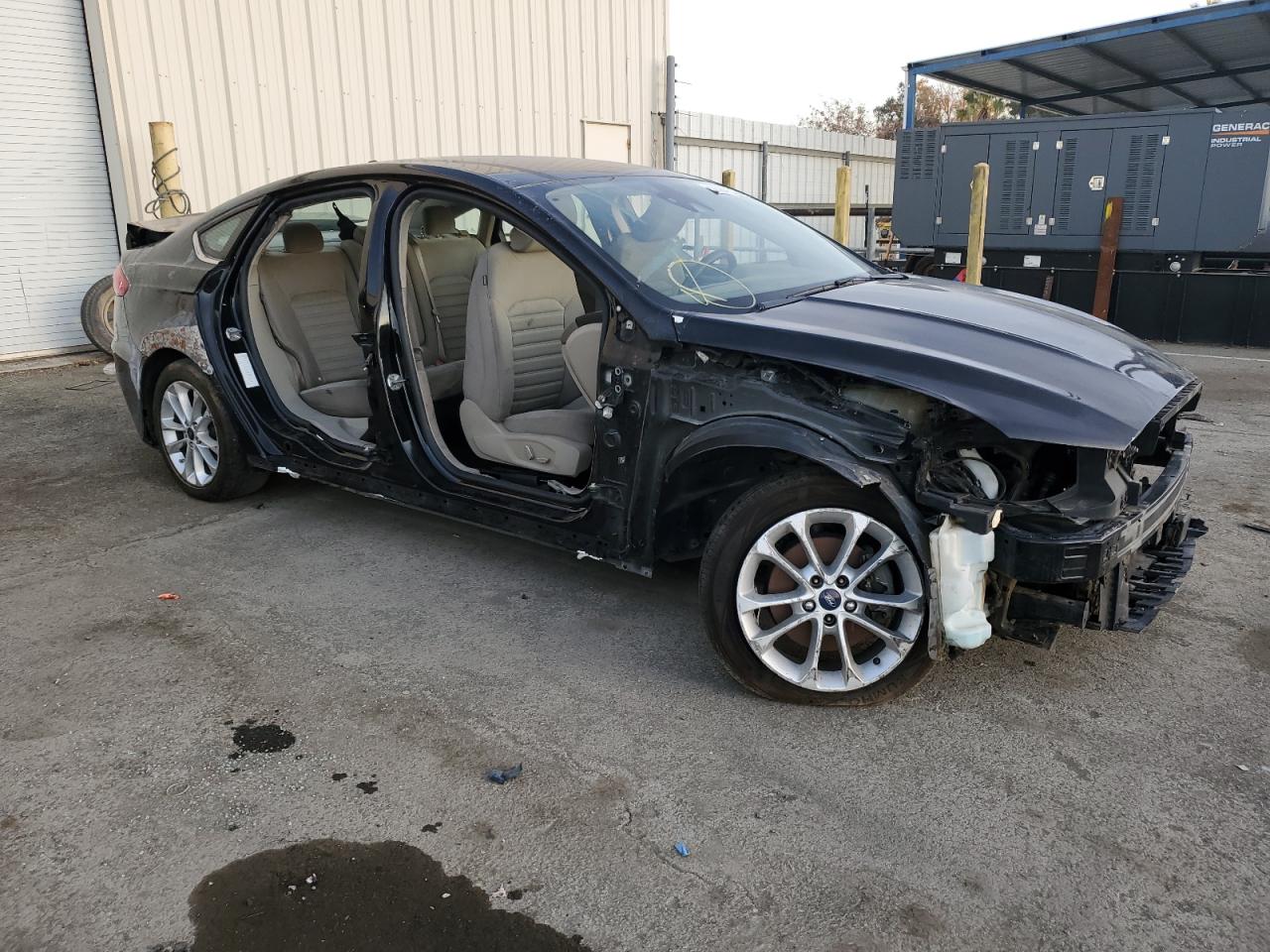 VIN 3FA6P0LU5KR223003 2019 FORD FUSION no.4