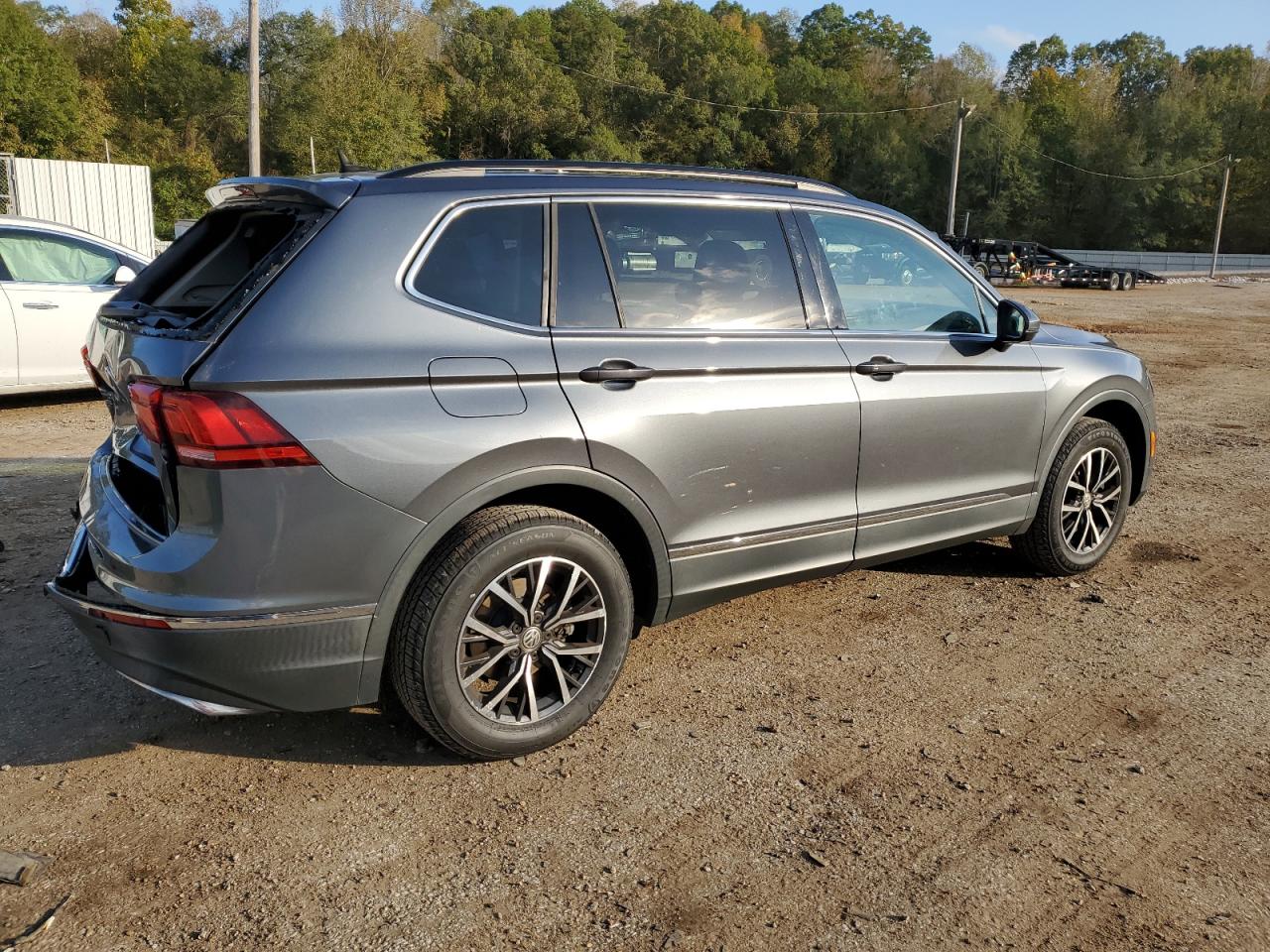 2020 Volkswagen Tiguan - Image 3