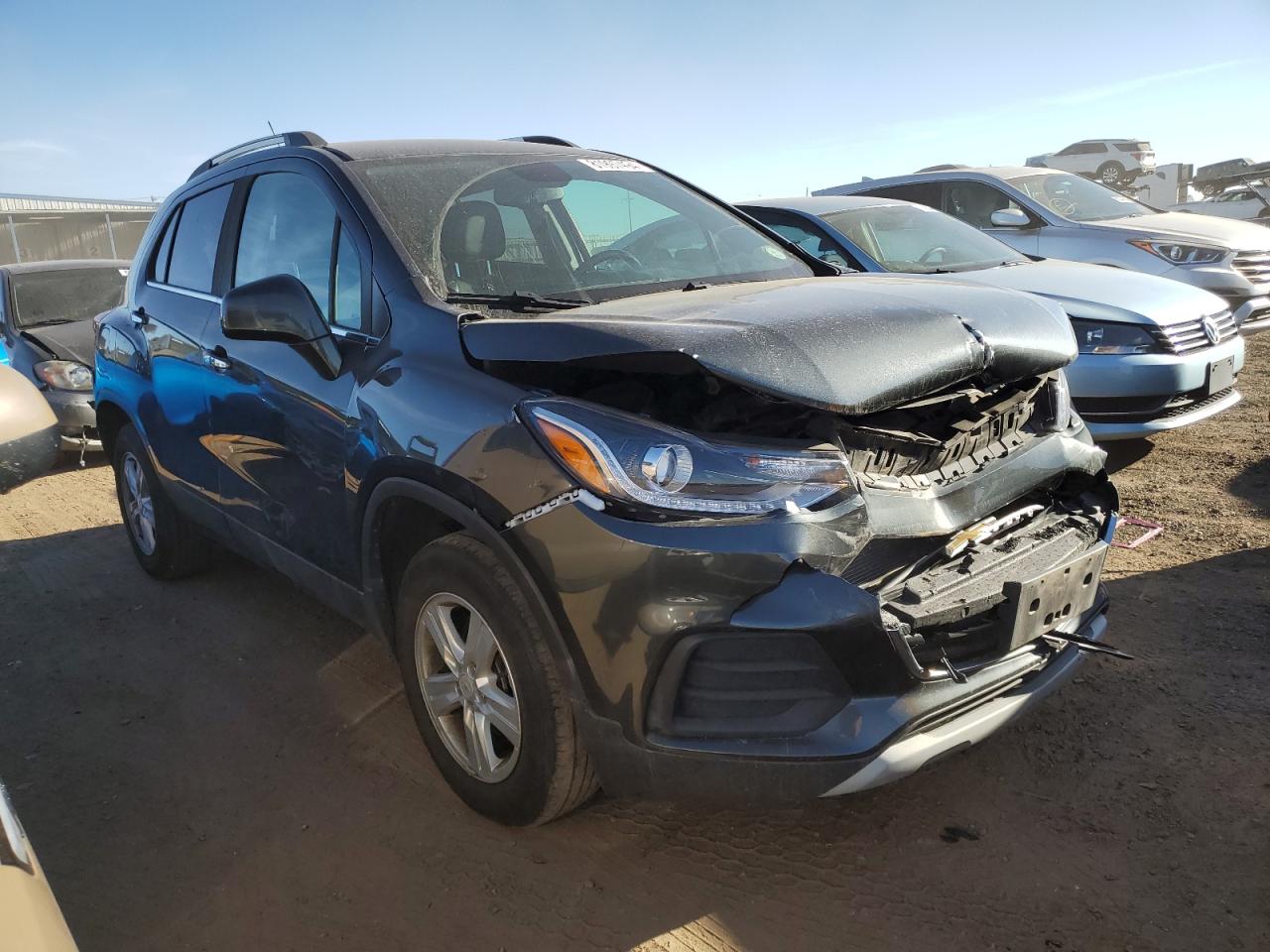 VIN KL7CJPSB0JB617483 2018 CHEVROLET TRAX no.4