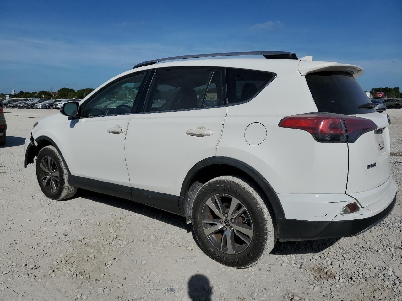 2018 Toyota RAV 4 - Image 2