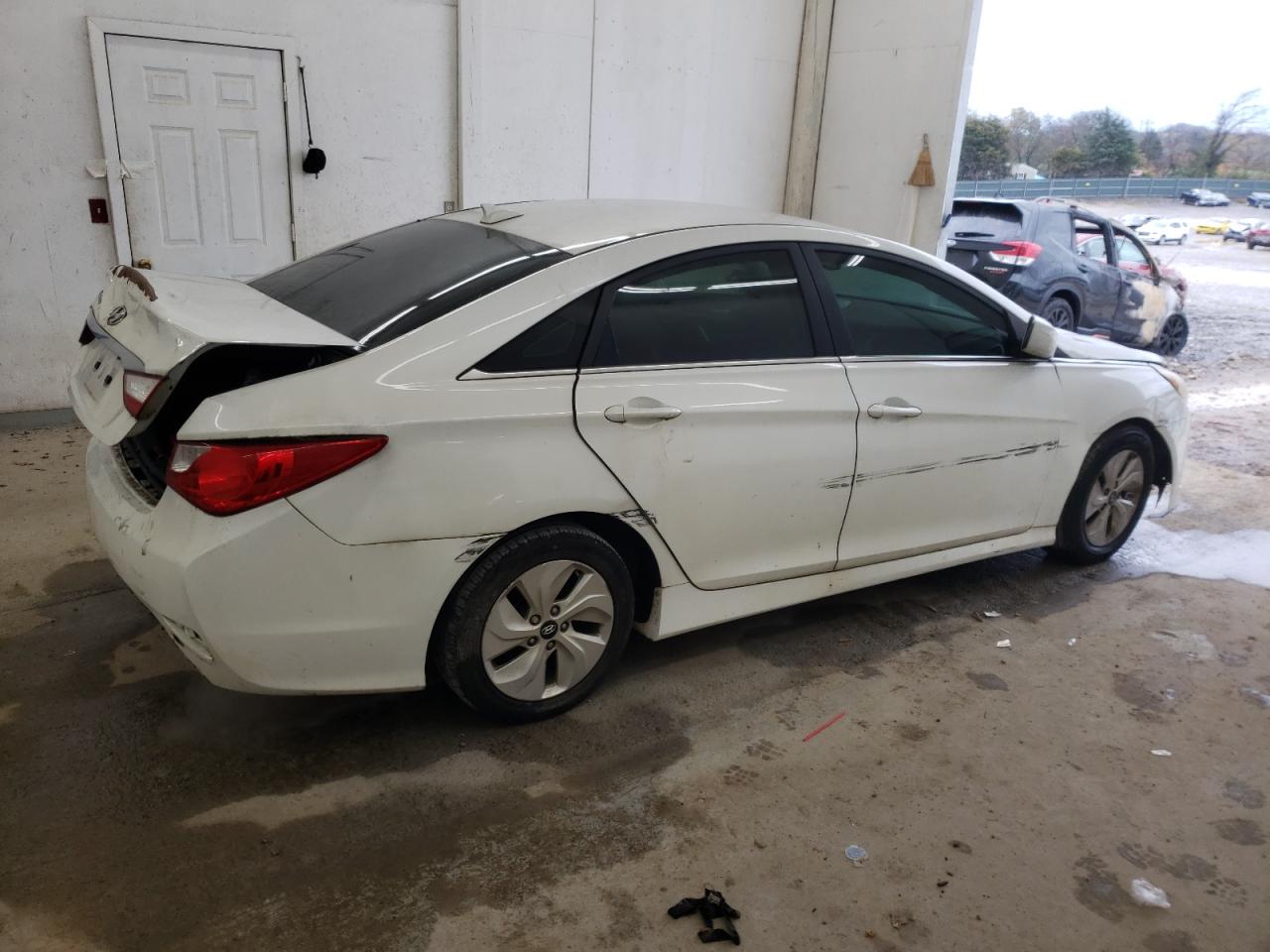 2014 Hyundai Sonata - Image 3