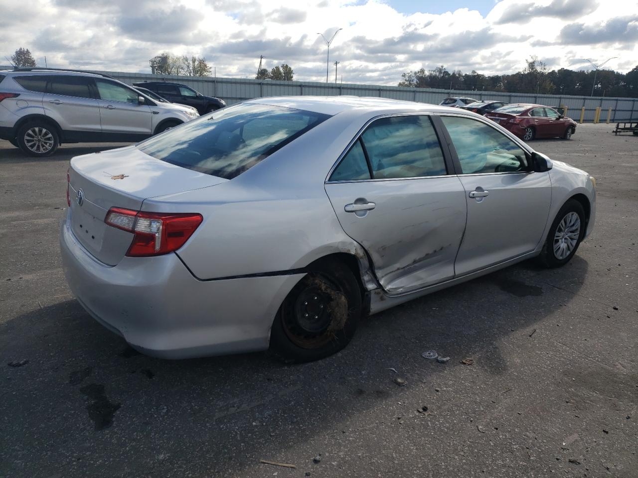 VIN 4T1BF1FK2EU767186 2014 TOYOTA CAMRY no.3