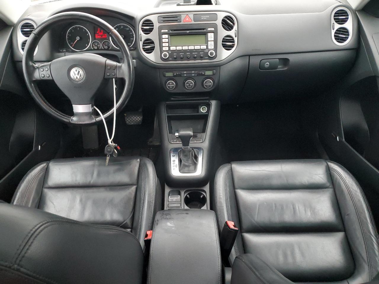 2009 Volkswagen Tiguan - Image 8