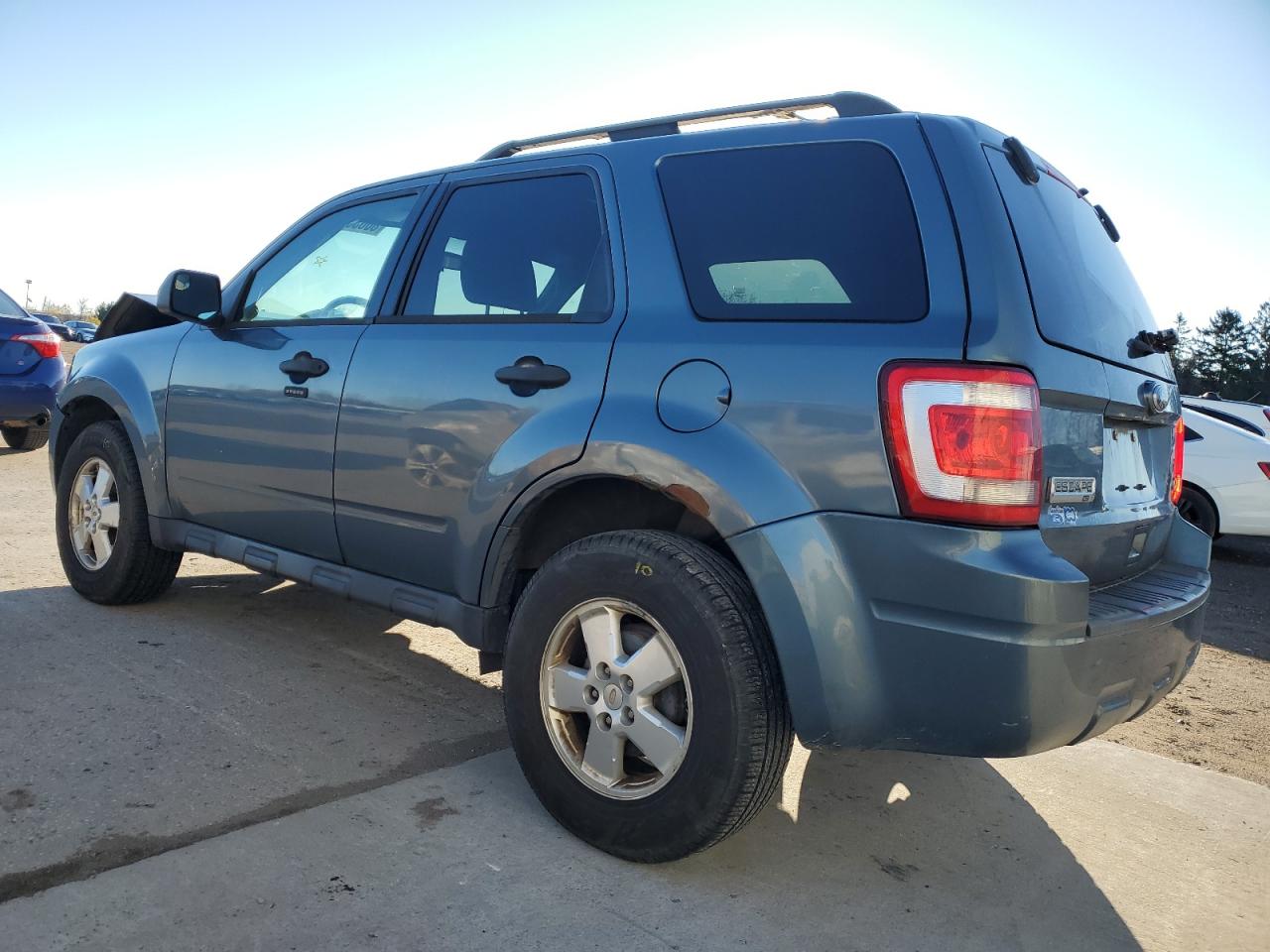 2011 Ford Escape - Image 2