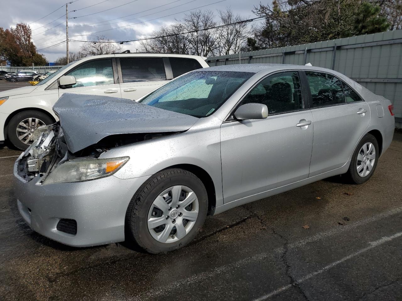 2010 Toyota Camry Base zu verkaufen in Moraine, OH - Front End