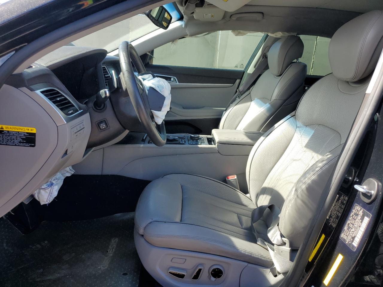 2015 Hyundai Genesis - Image 7