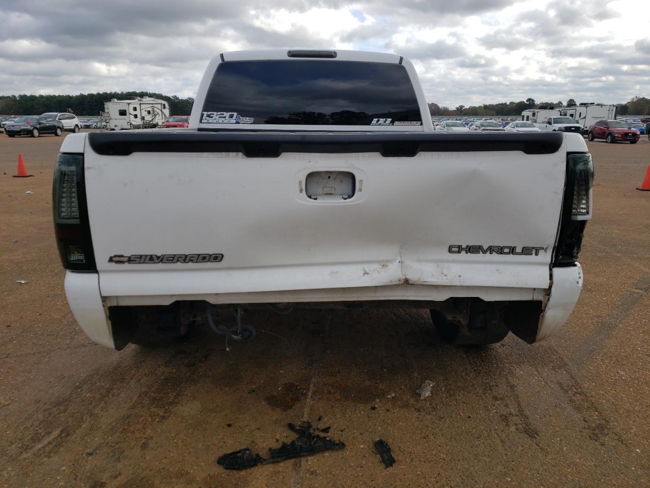 2005 Chevrolet Silverado - Image 6