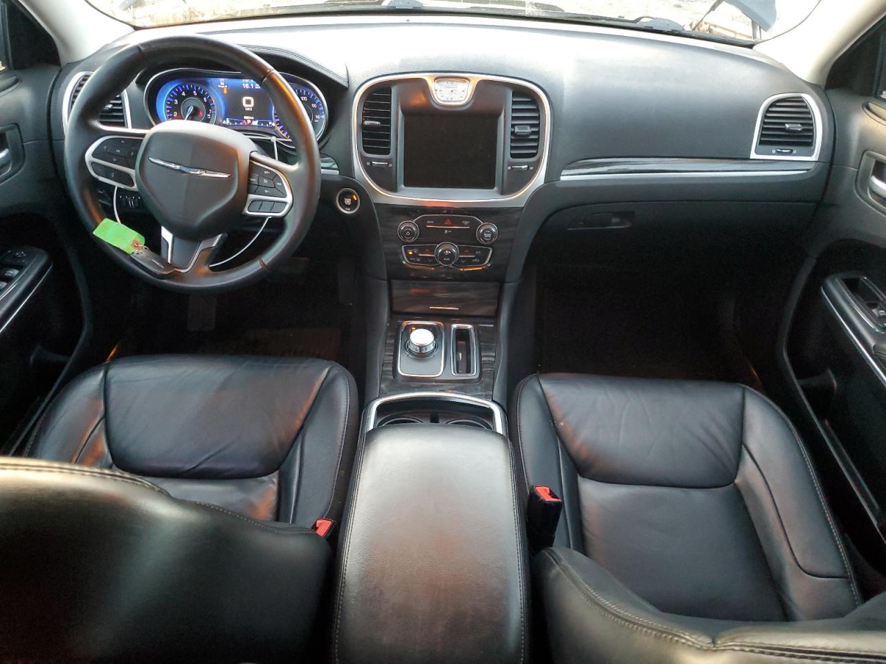 2017 Chrysler 300 - Image 8