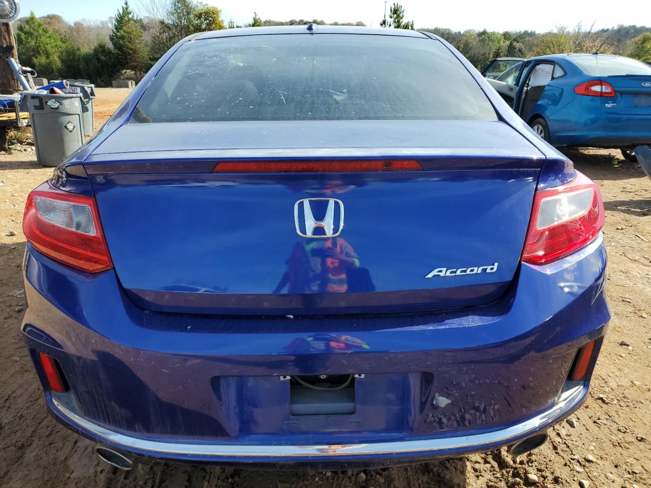 2015 Honda Accord Exl VIN: 1HGCT2B84FA000557 Lot: 79237434