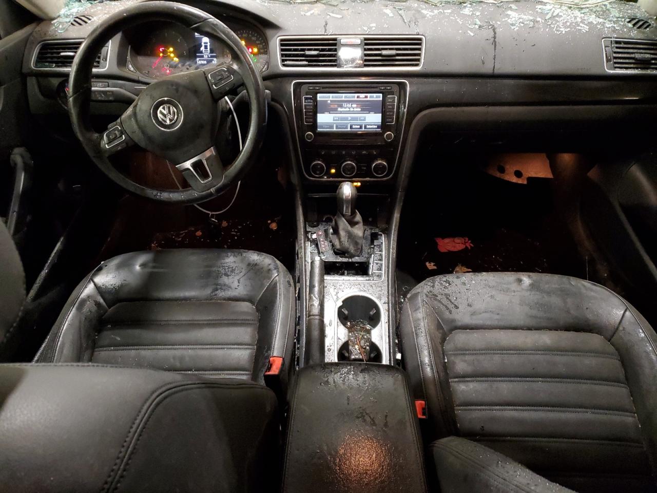 2014 Volkswagen Passat - Image 8