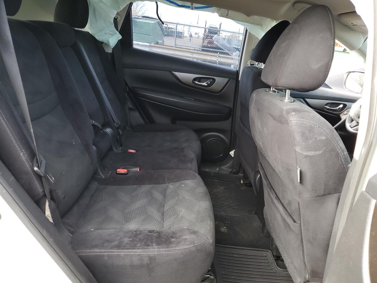 2015 Nissan Rogue - Image 11