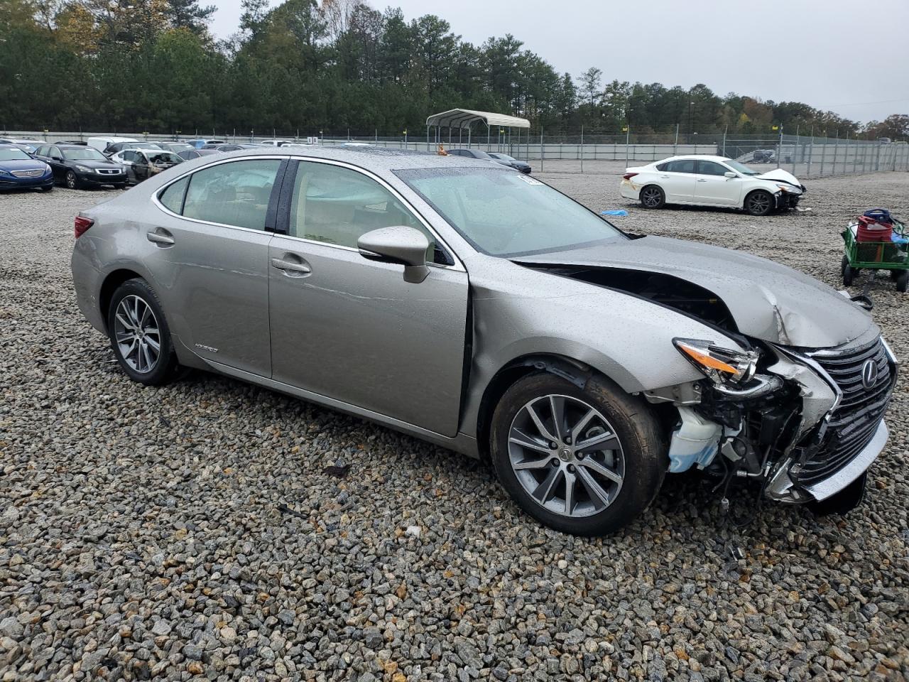 2016 Lexus ES - Image 4