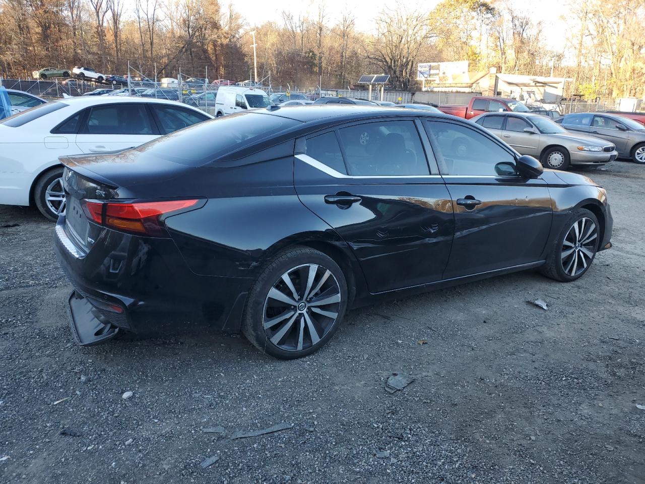 2020 Nissan Altima - Image 3