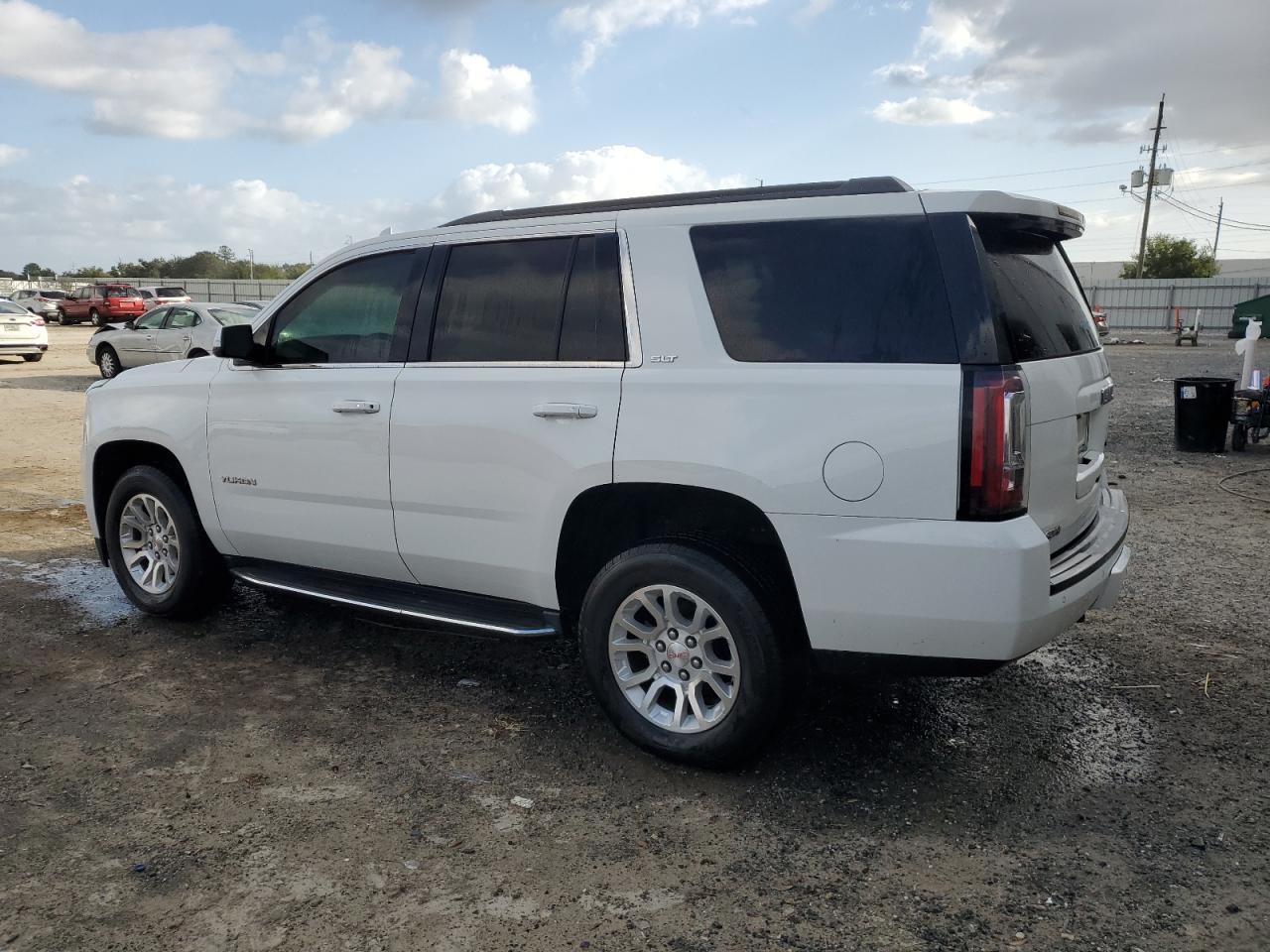 2017 GMC Yukon - Image 2
