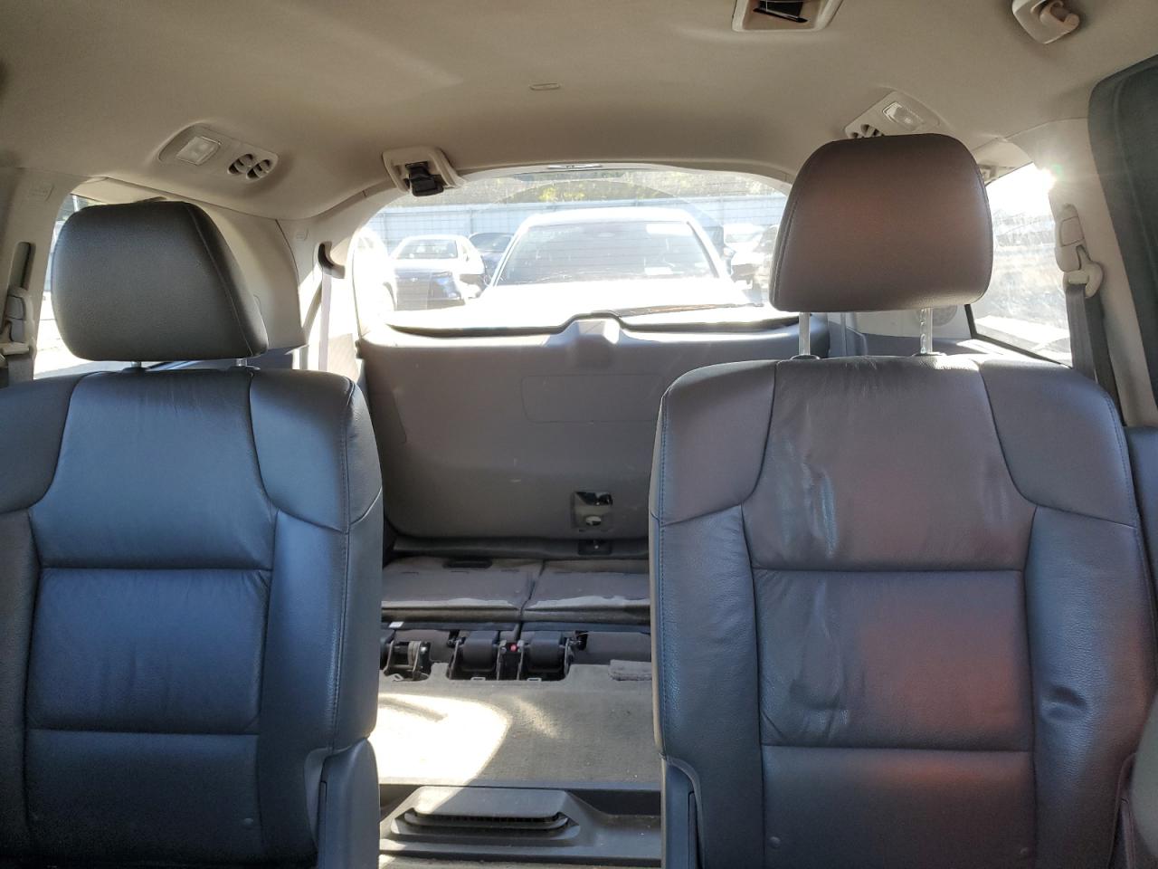 2011 Honda Odyssey - Image 10