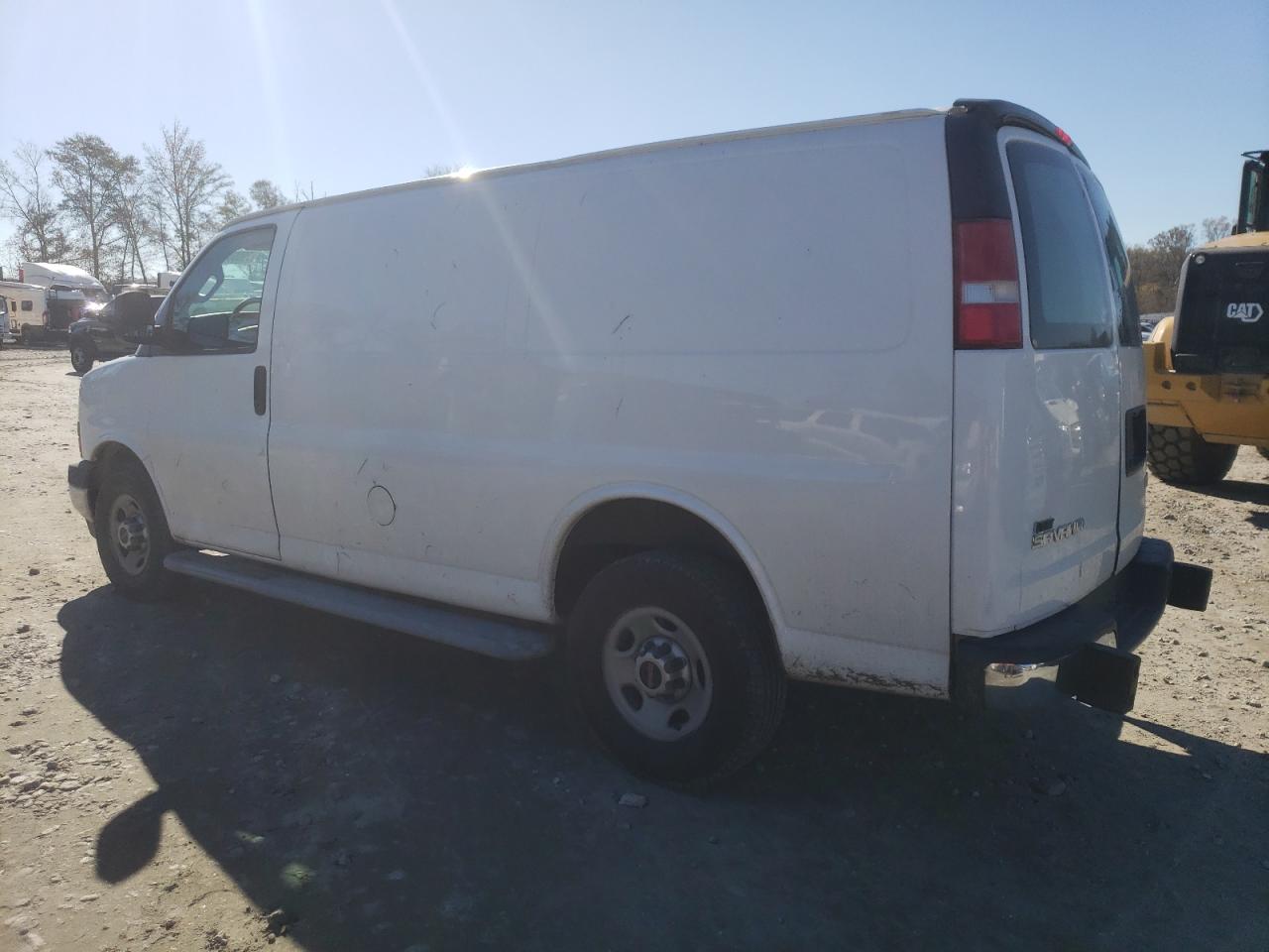 2017 GMC Savana - Image 2