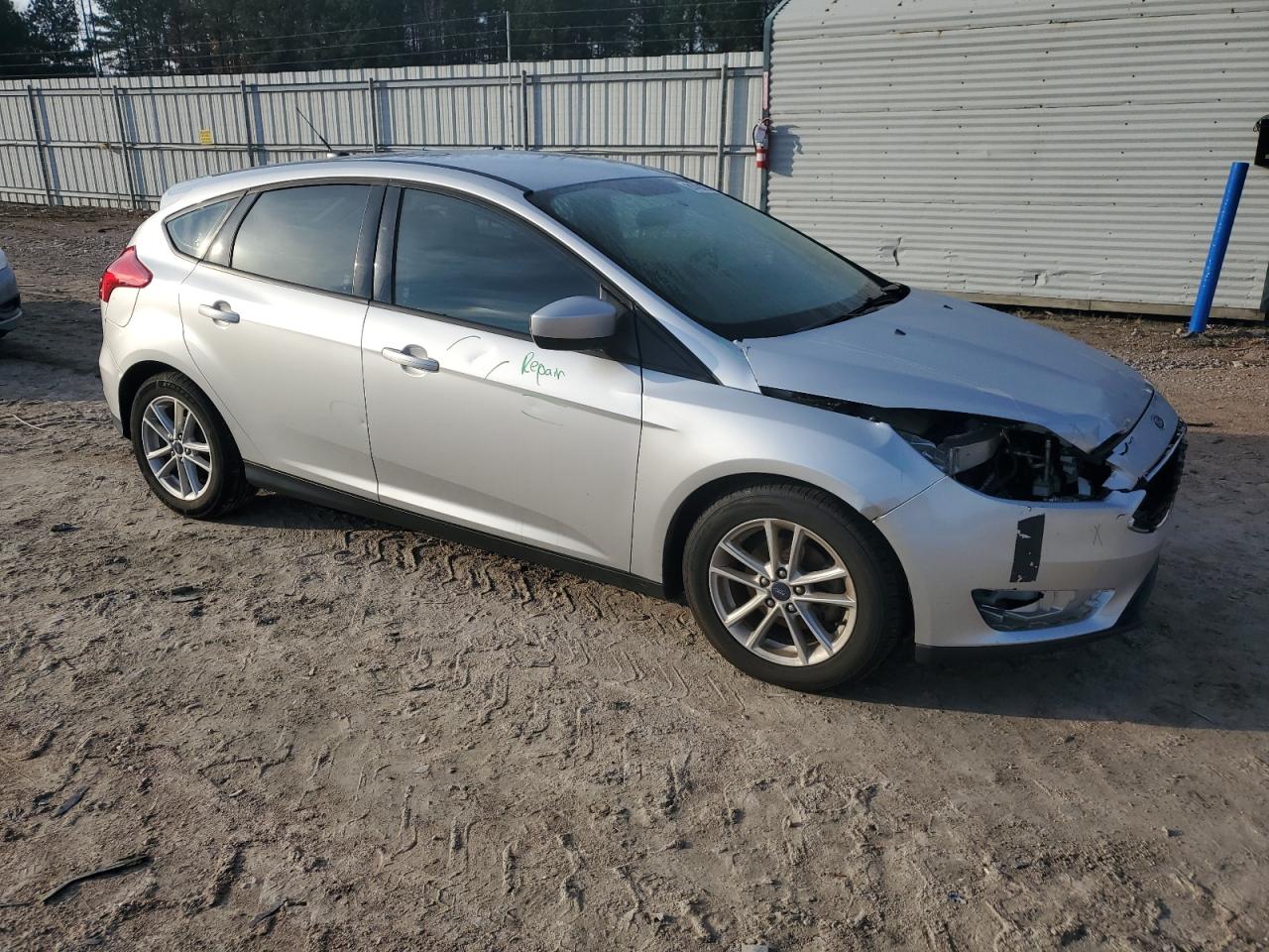 2018 Ford Focus Se VIN: 1FADP3K2XJL227621 Lot: 81431294