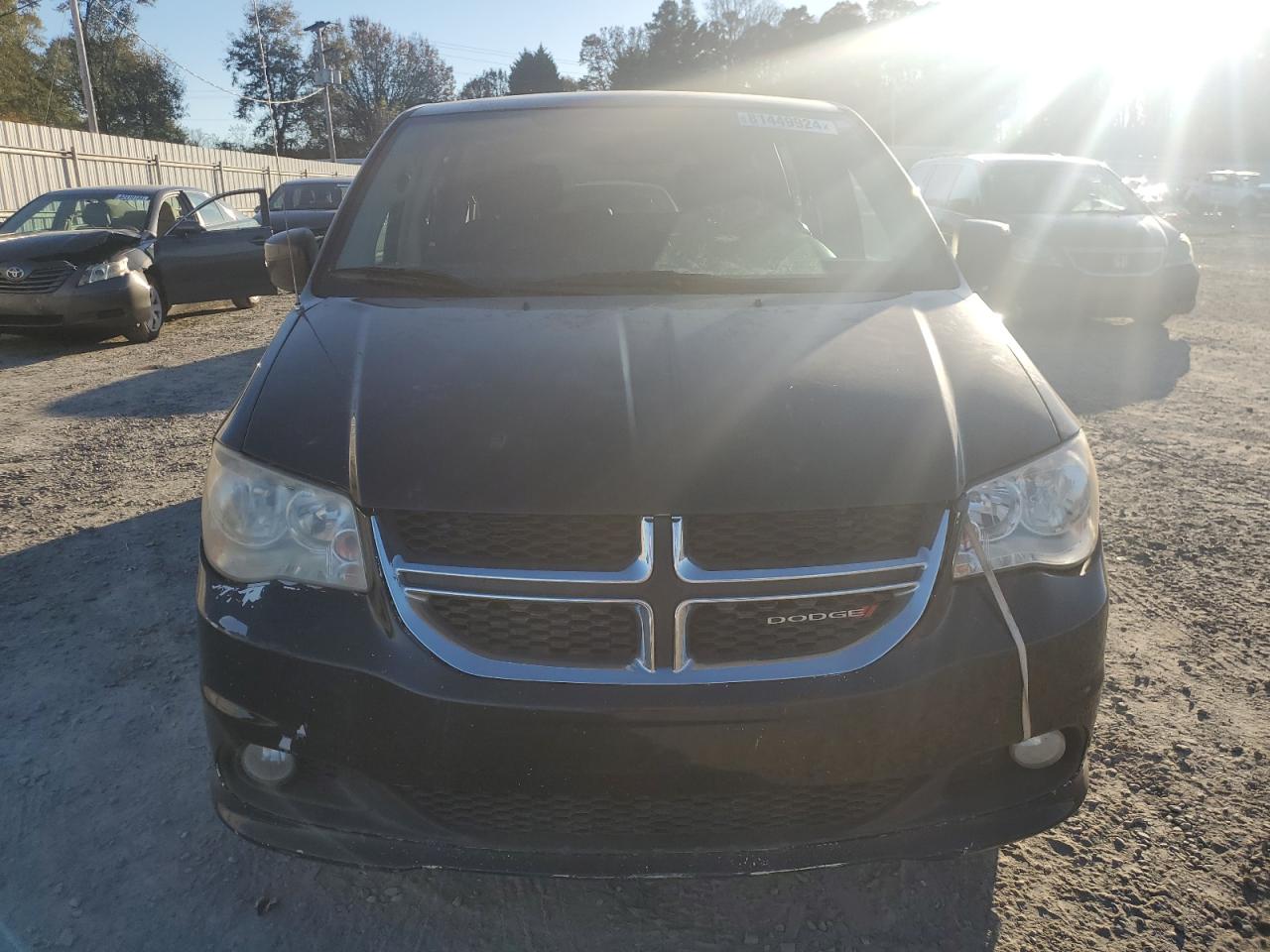2012 Dodge Caravan - Image 5