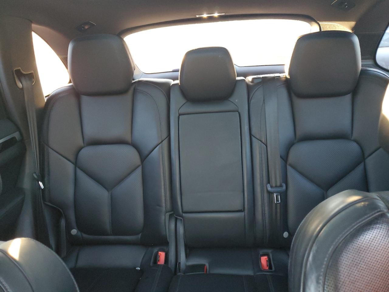 2017 Porsche Cayenne S VIN: WP1AB2A25HLA50282 Lot: 80912384