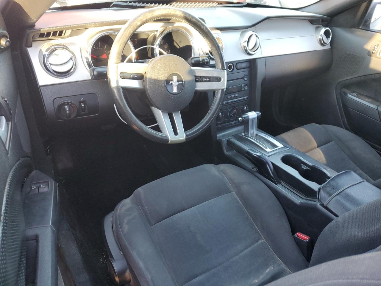 2007 Ford Mustang - Image 8