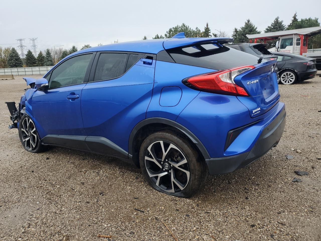 VIN JTNKHMBX4J1005888 2018 TOYOTA C-HR no.2