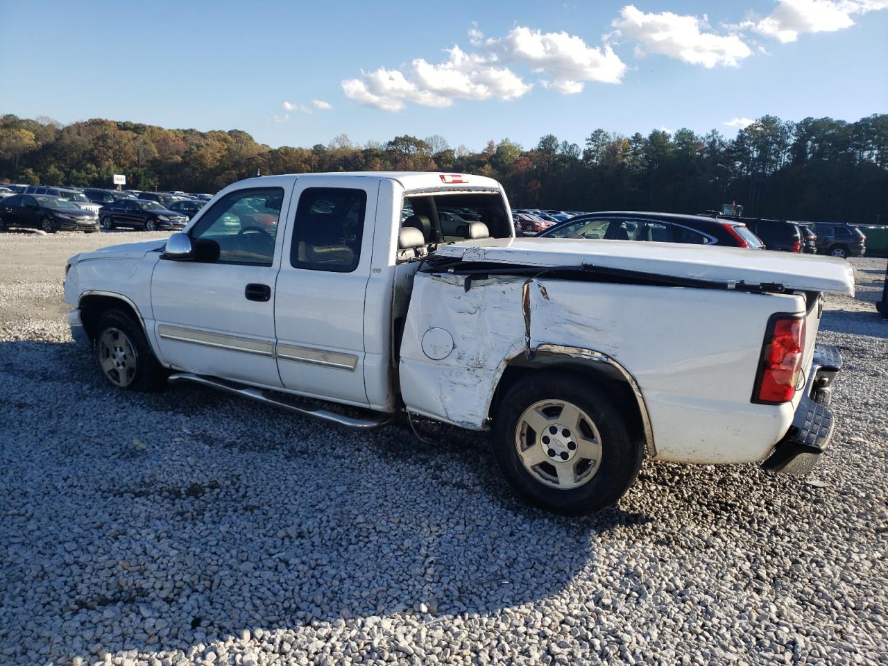 2006 Chevrolet Silverado - Image 2