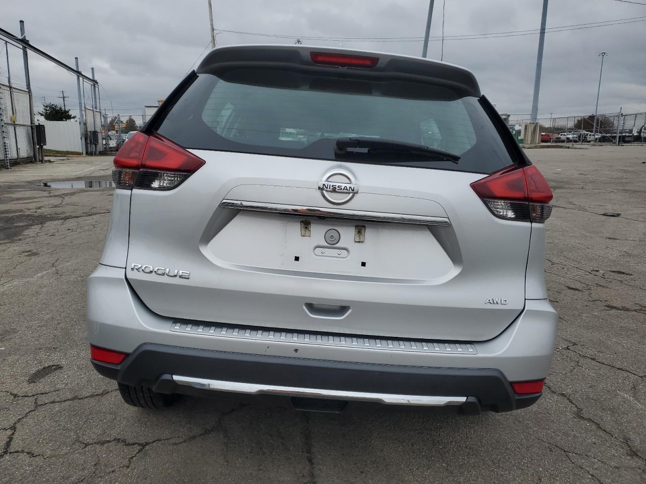 2018 Nissan Rogue - Image 6