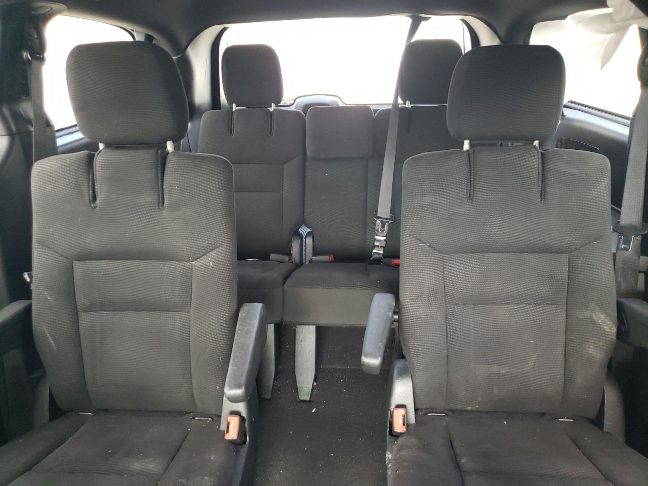 2020 Dodge Caravan - Image 10