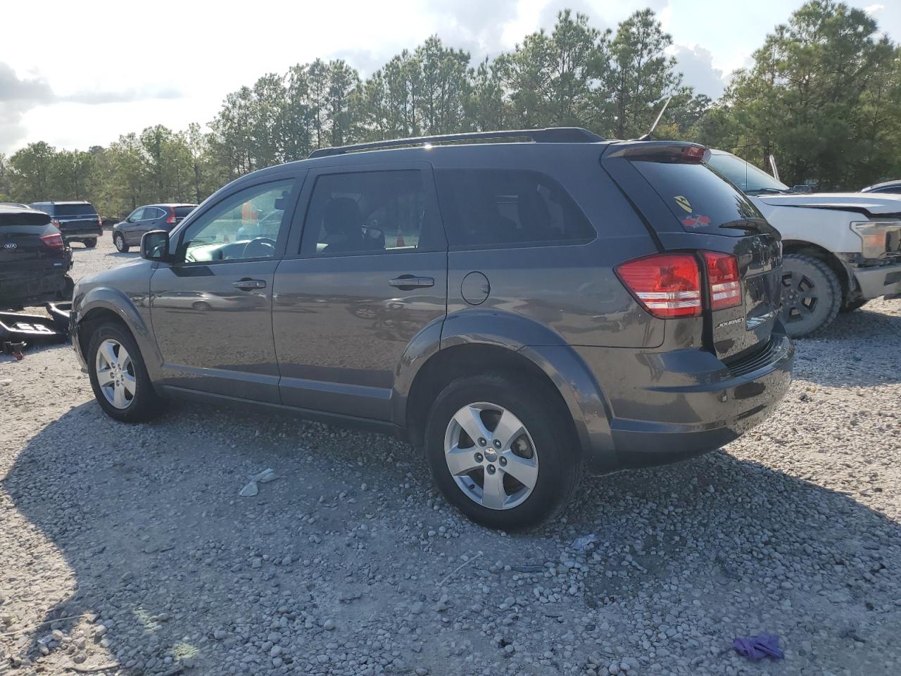 2017 Dodge Journey - Image 2