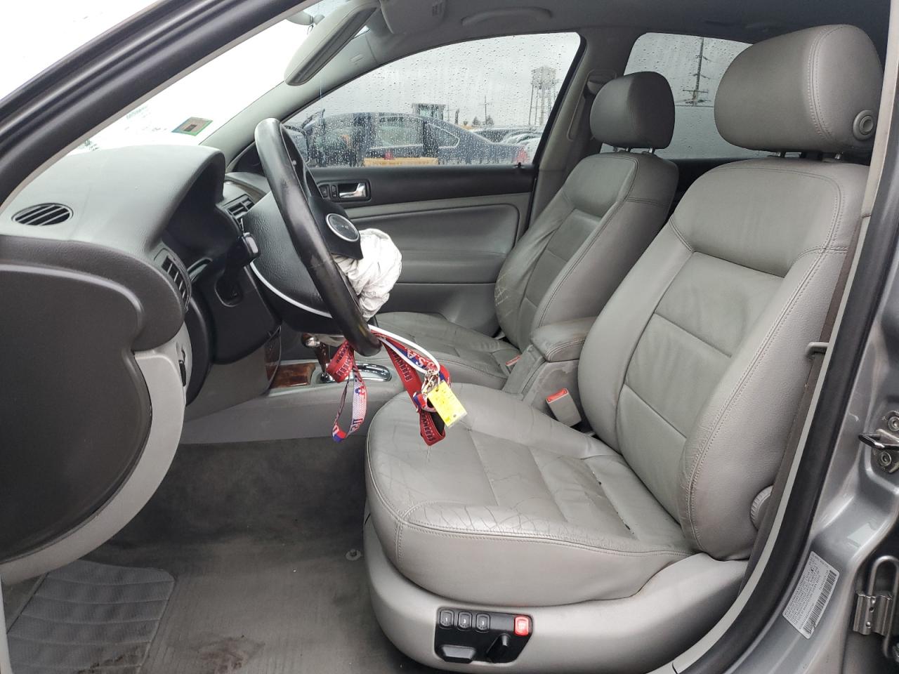 2003 Volkswagen Passat - Image 7