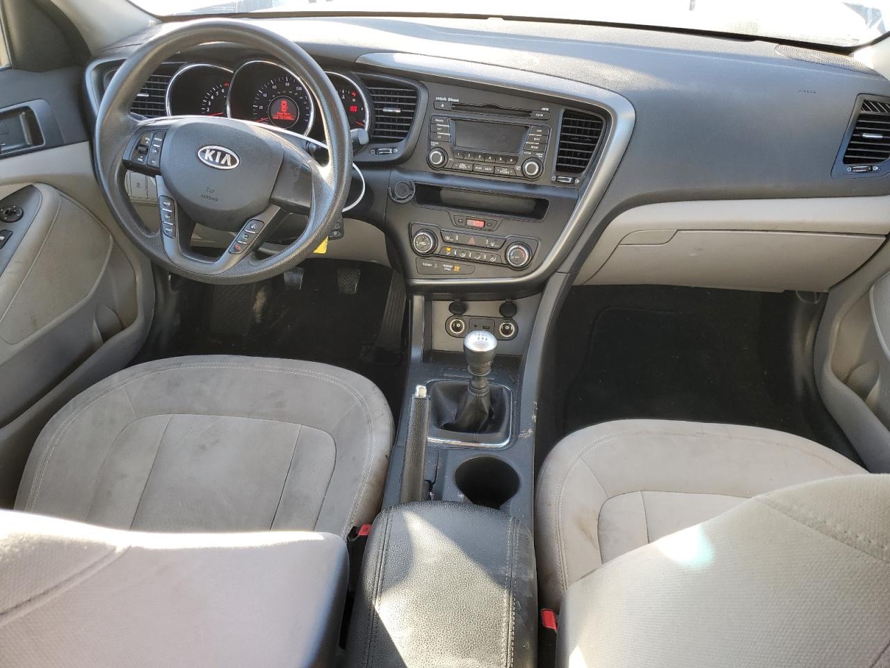 2011 Kia Optima - Image 8