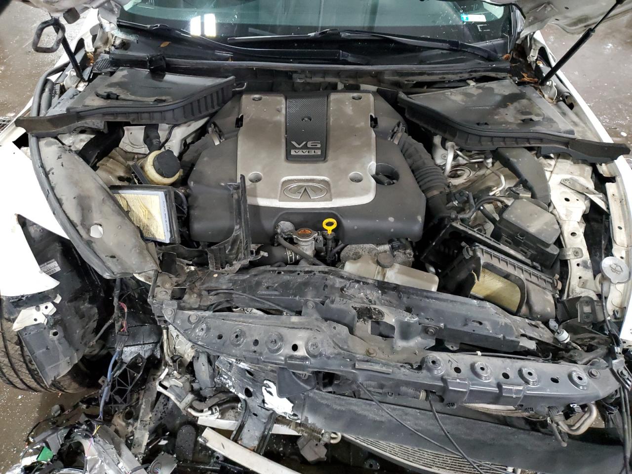 2015 Infiniti Q50 - Image 12